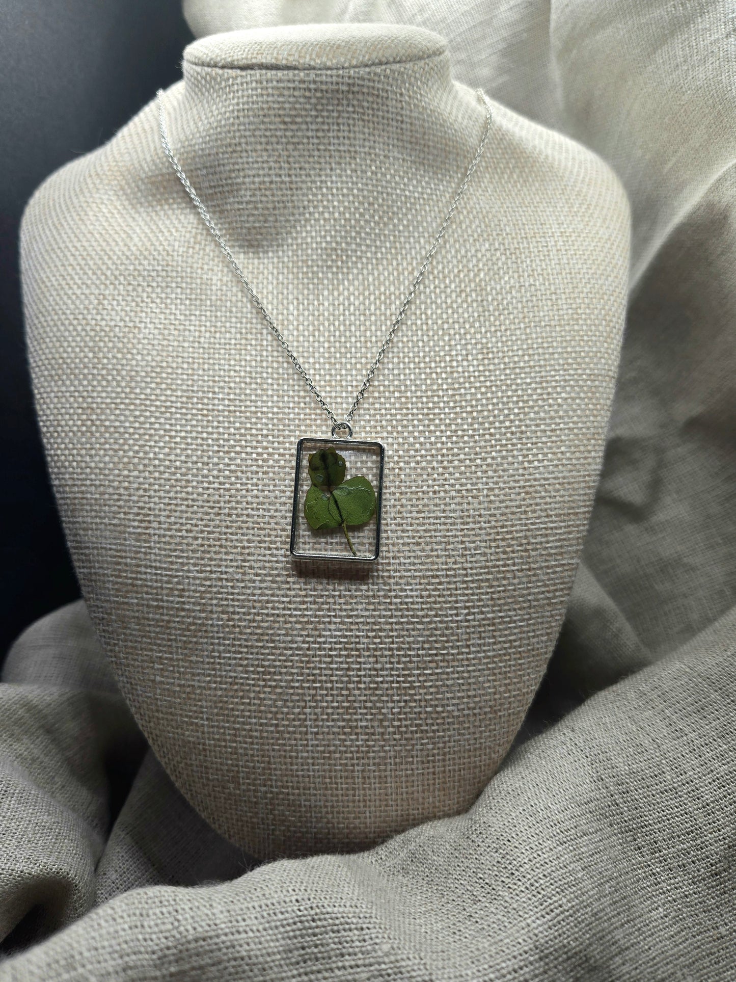 Eucalyptus pendant with chain. Silver.
